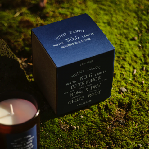 HUNTER CANDLES  NO. 5 MUDDY EARTH / Petrichor, Moss & Dew, Orris Root