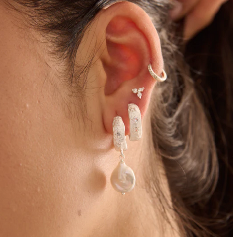 Murkani Cosmic Love Medium Earring With Pearl - Silver