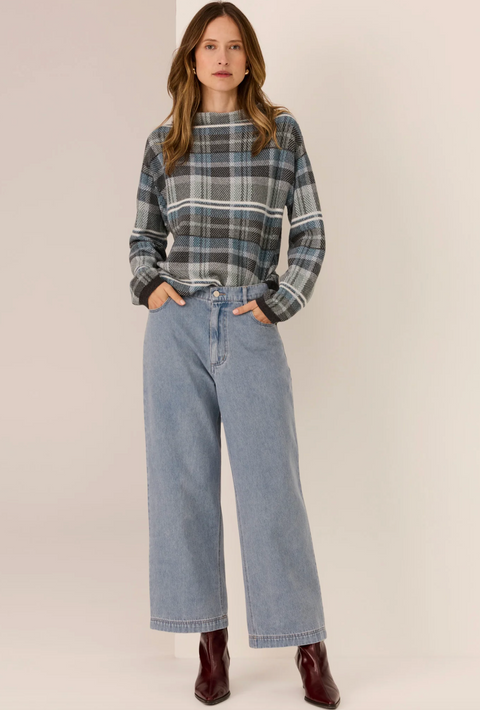 POL Clothing Andie Cropped Jean - Blue Wash