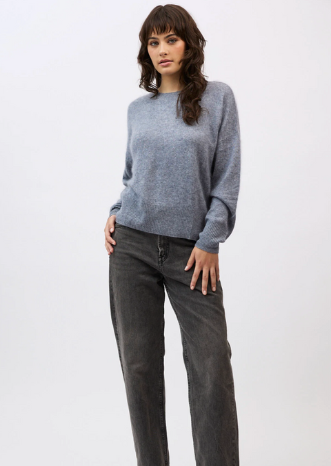 Mia Fratino Edith Crew - Smoke