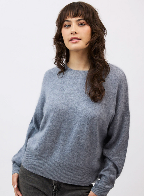 Mia Fratino Edith Crew - Smoke