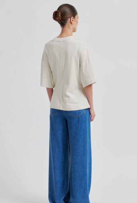 Second Female Enora Brooch Tee - Soft Beige