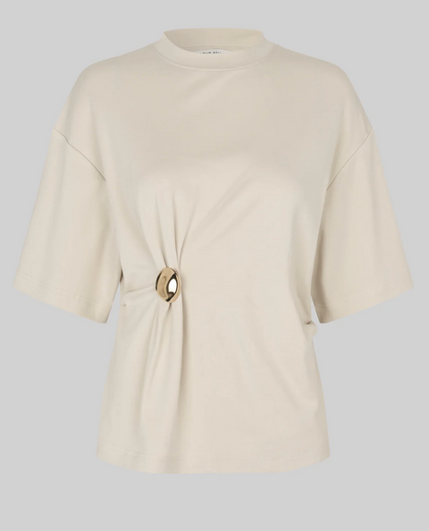 Second Female Enora Brooch Tee - Soft Beige